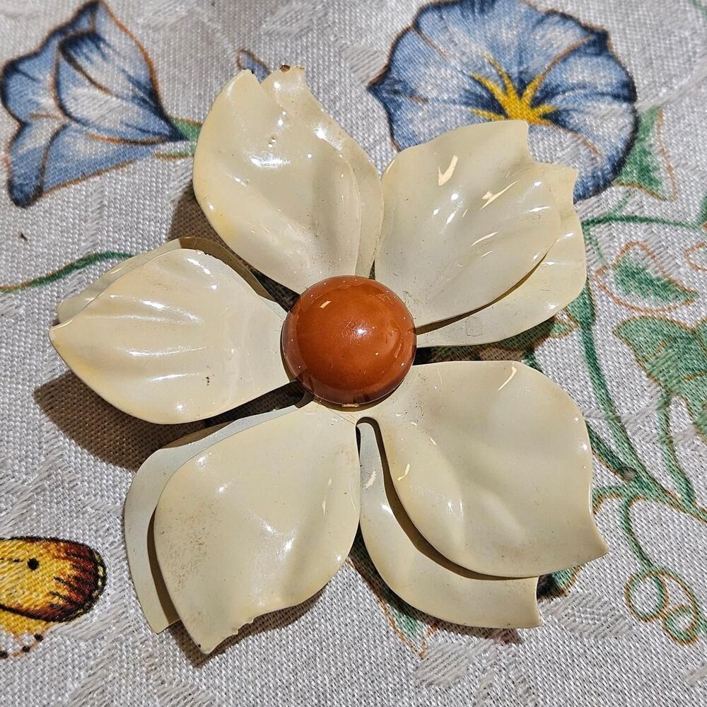 vintage whimsical cottagecore cream enamel flower large brooch